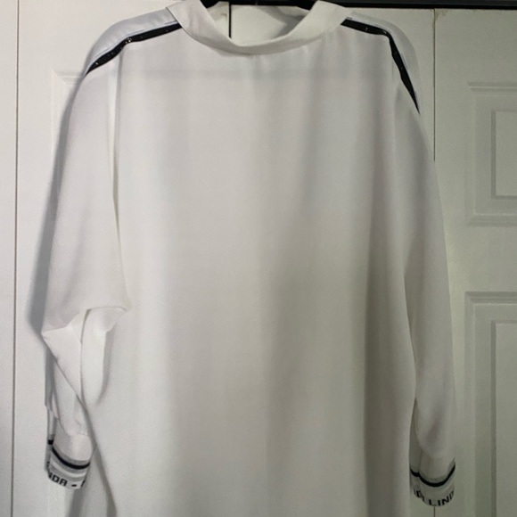 Formal white and black blouse - Picture 5 of 11